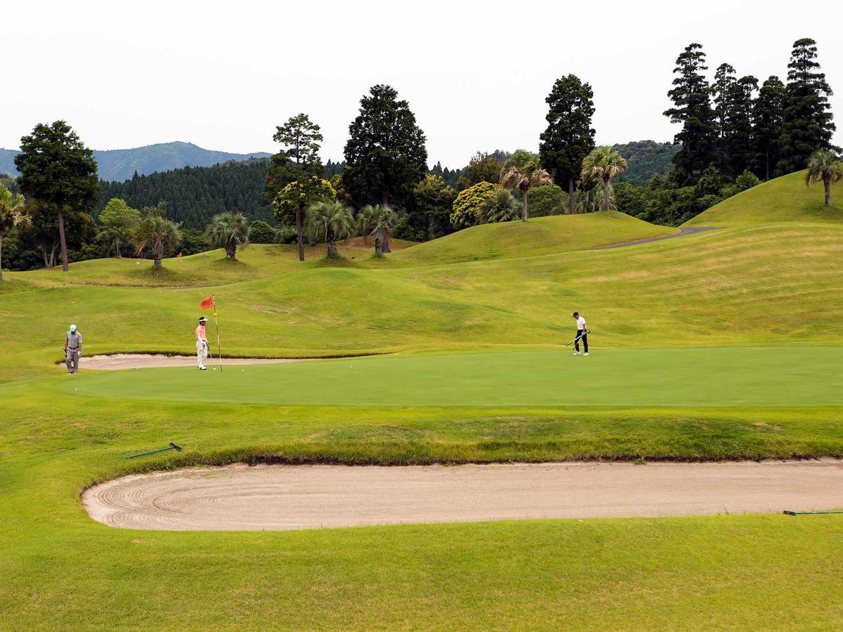 Miyazaki Kokusai Kuko Country Club Lodge Экстерьер фото